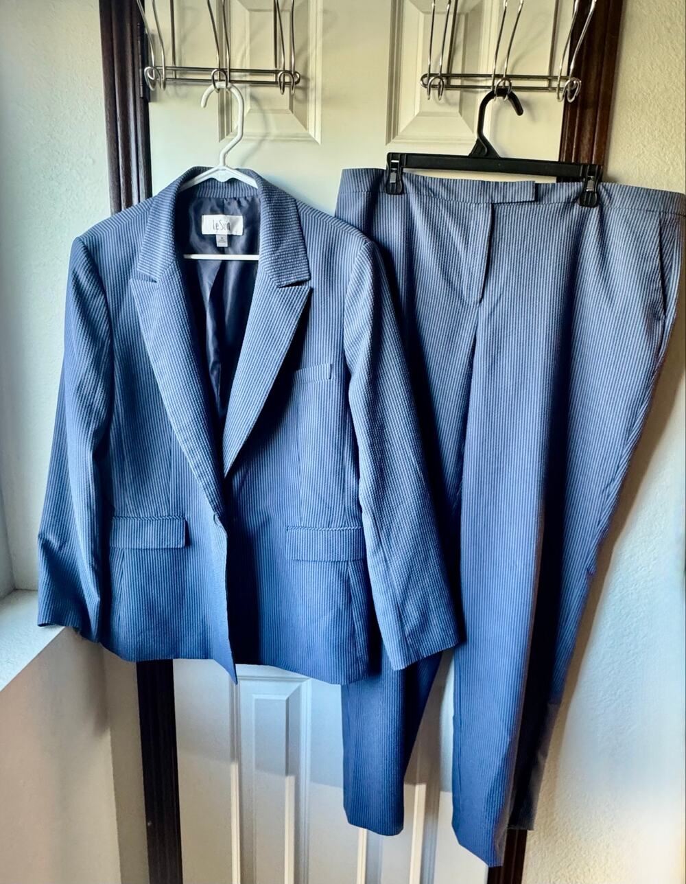Le Suit Womens 2-Piece Pant Suit Size 16 Blue Seersucker Stripe Blazer Pants